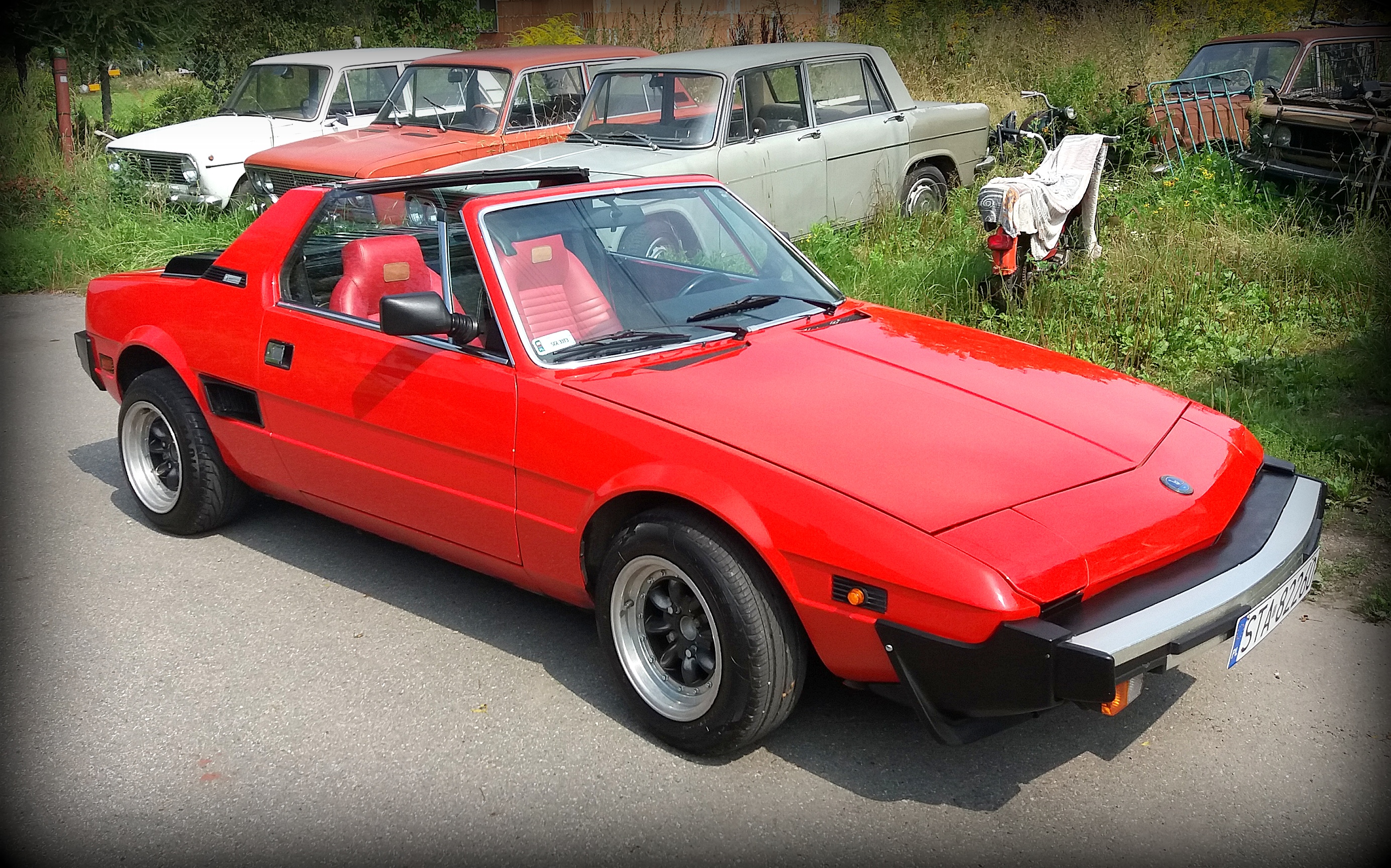 Samochód do ślubu - Fiat 124 Spider czerwony 1972r