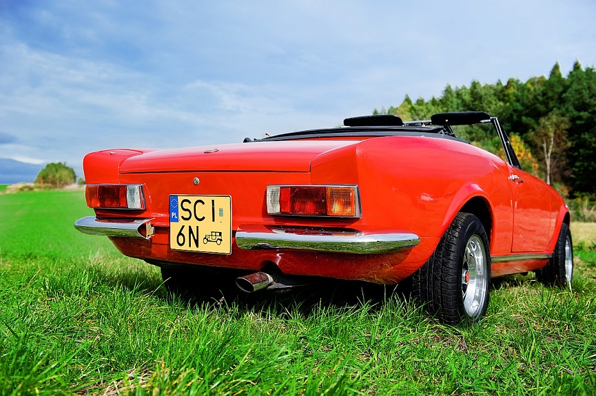 Samochód do ślubu - Fiat 124 Spider czerwony 1972r