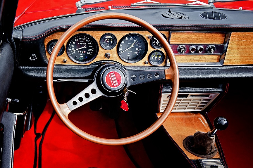 Samochód do ślubu - Fiat 124 Spider czerwony 1972r