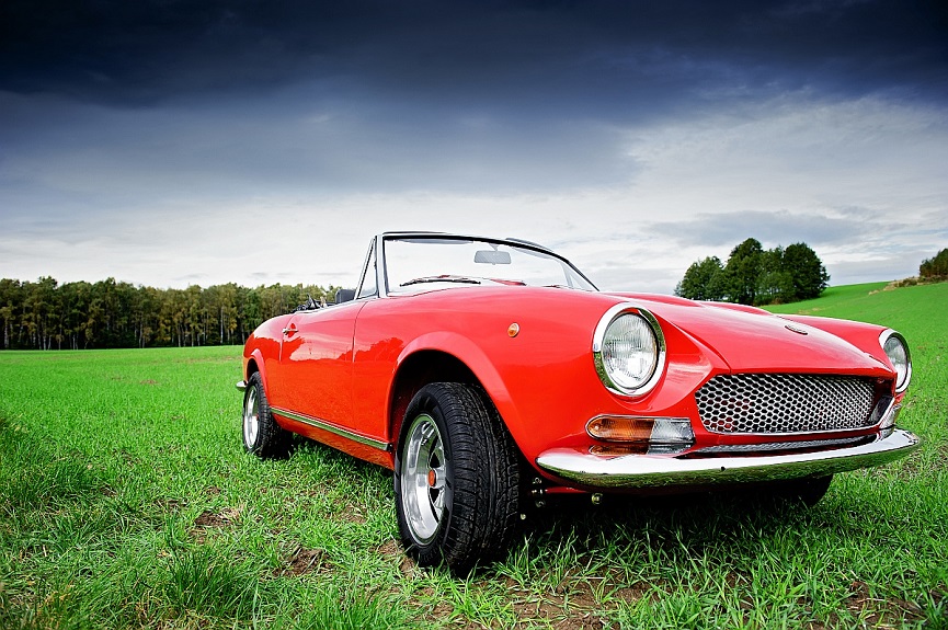 Samochód do ślubu - Fiat 124 Spider czerwony 1972r